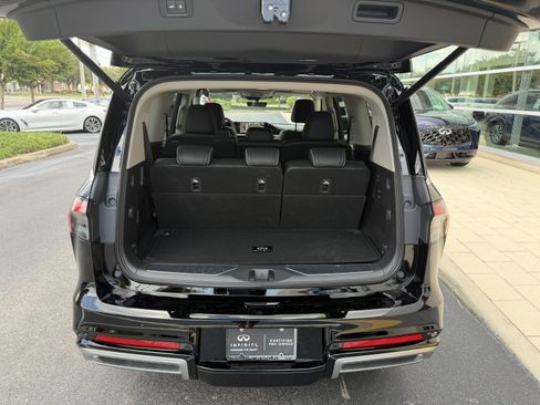 Certified 2026 INFINITI QX80 Luxe w/ Cargo Package RWD image 12