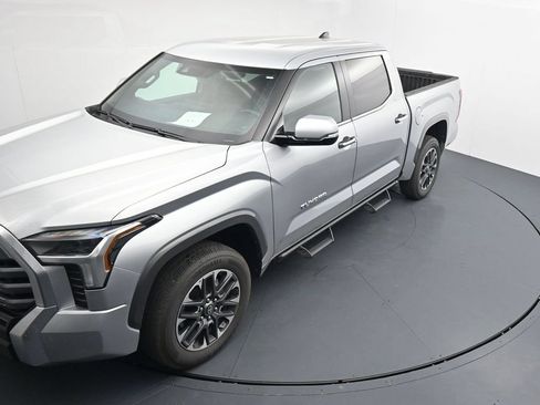 Used 2026 Toyota Tundra Limited AWD/4WD image 12