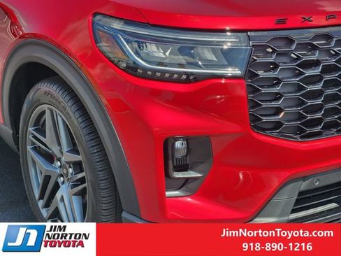 Used 2025 Ford Explorer ST AWD/4WD image 10