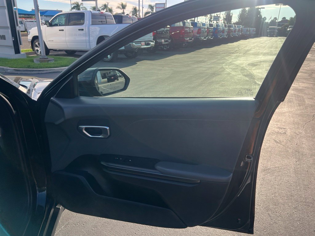 Used 2025 Kia K4 FWD image 26