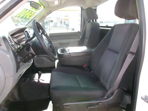 Used 2013 Chevrolet Silverado 2500 W/T w/ Snow Plow Prep Package AWD/4WD image 12