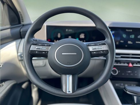 Used 2025 Hyundai Tucson SEL image 13