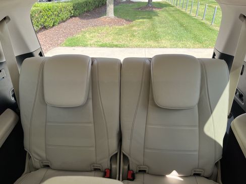 Certified 2023 Mercedes-Benz GLS 450 4MATIC image 33