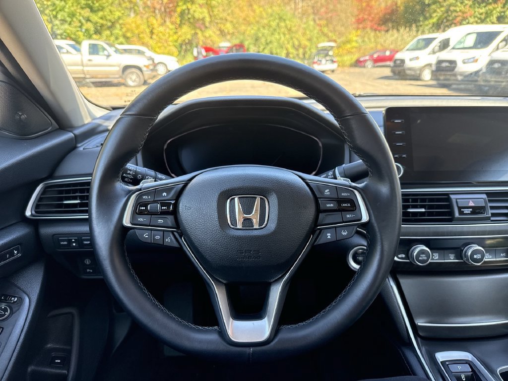 Used 2018 Honda Accord Touring image 14