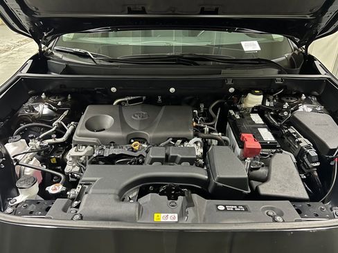 Certified 2024 Toyota RAV4 LE image 39