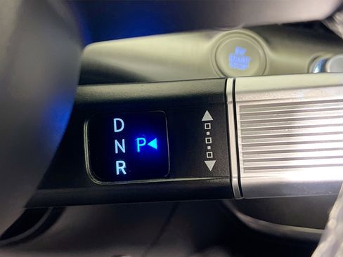 Used 2024 Hyundai Kona Limited image 25