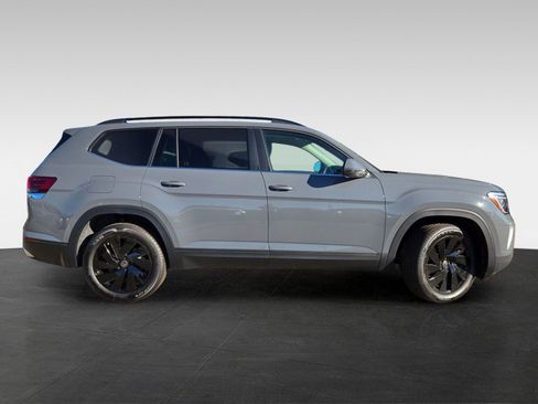 New 2026 Volkswagen Atlas SE image 3