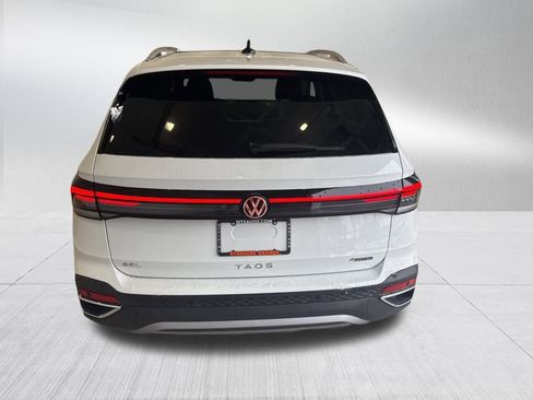 New 2026 Volkswagen Taos SEL image 4