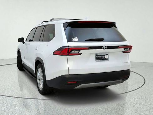 Used 2026 Toyota Grand Highlander FWD image 11