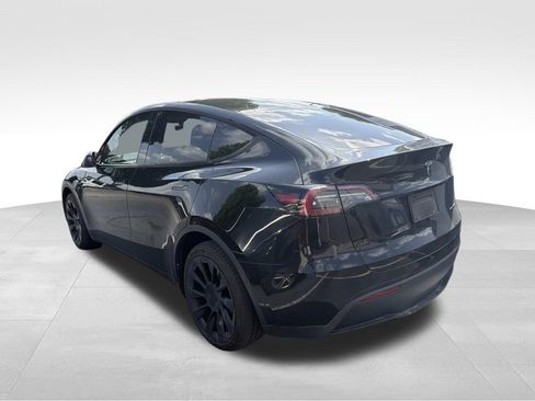 Used 2023 Tesla Model Y Long Range AWD/4WD image 4