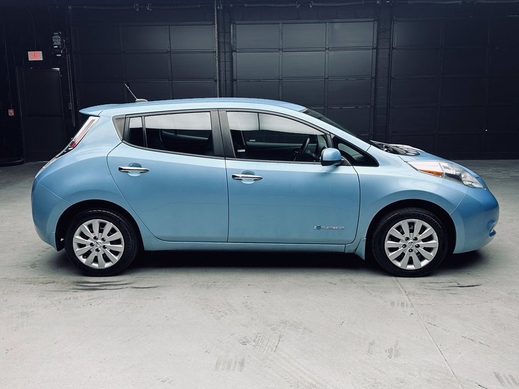 Used 2015 Nissan Leaf S FWD image 8