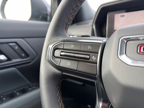 New 2026 GMC Terrain AT4 w/ Technology Package II AWD/4WD image 18