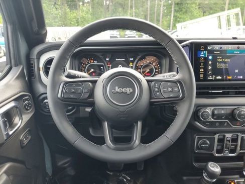 New 2025 Jeep Gladiator Sport image 11