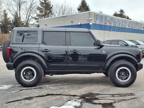 Used 2024 Ford Bronco Black Diamond w/ Sasquatch Package image 3