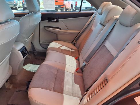 Used 2012 Toyota Camry XLE w/ Leather Pkg FWD image 11