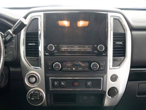 Used 2021 Nissan Titan SV w/ SV Convenience Package image 16