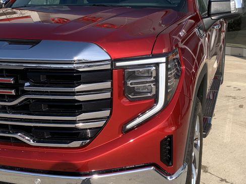 Used 2023 GMC Sierra 1500 SLT w/ SLT Premium Plus Package image 10