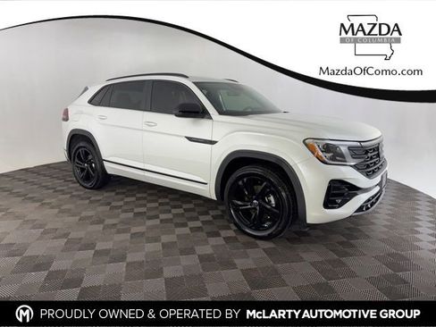 Used 2025 Volkswagen Atlas Cross Sport SEL R-Line image 1