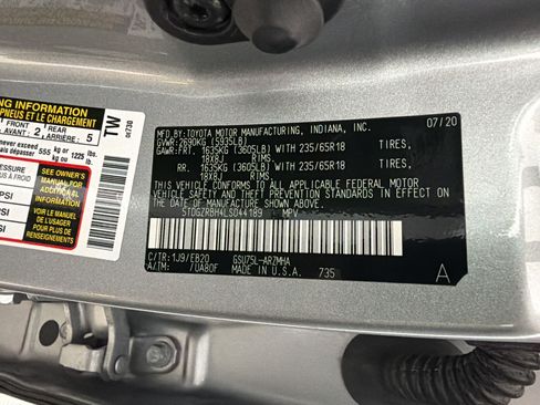 Used 2020 Toyota Highlander XLE AWD/4WD image 27