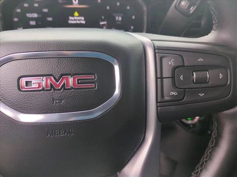 Used 2025 GMC Sierra 1500 SLT AWD/4WD image 30