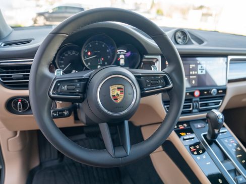 New 2026 Porsche Macan image 15