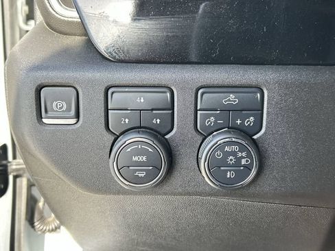 Used 2025 Chevrolet Silverado 2500 LT AWD/4WD image 30