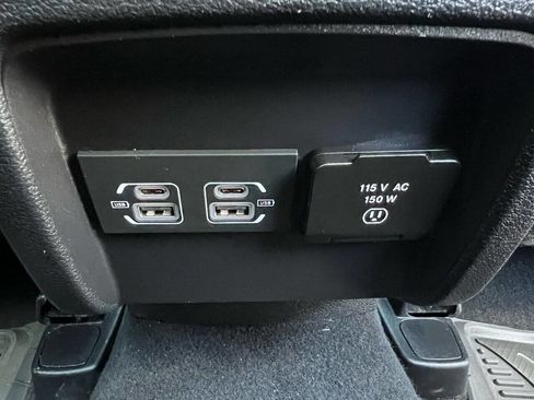 Used 2021 Jeep Cherokee Limited image 19