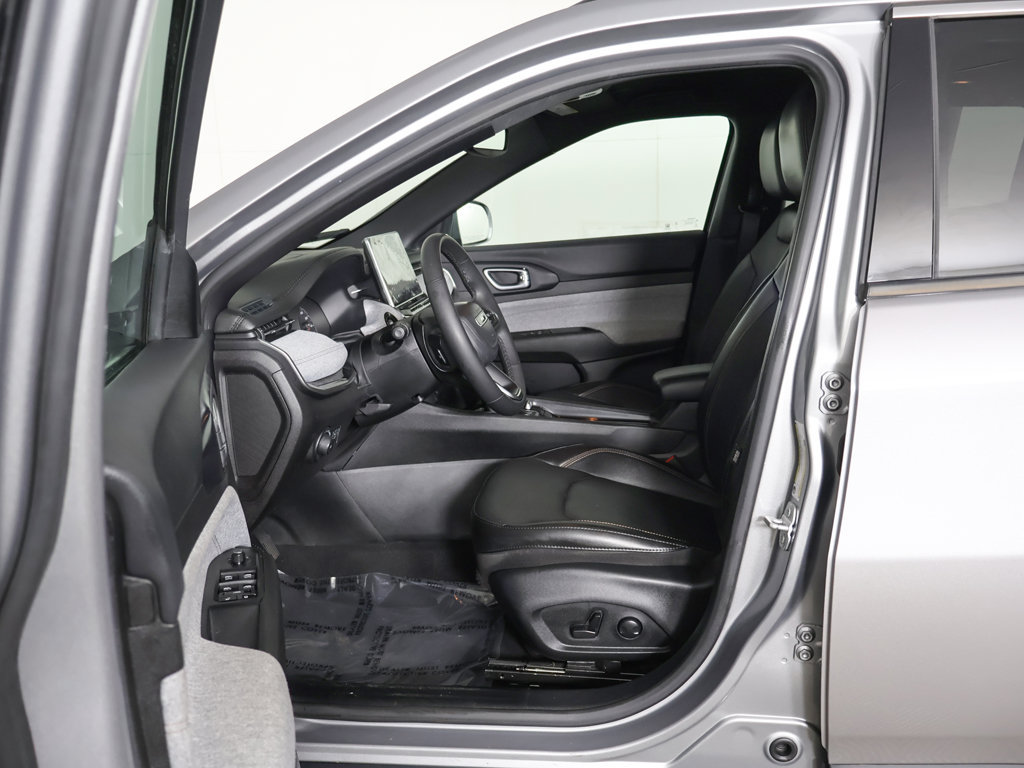 Used 2023 Jeep Compass Latitude AWD/4WD image 25