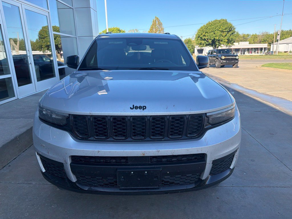 Used 2024 Jeep Grand Cherokee L Laredo AWD/4WD image 2