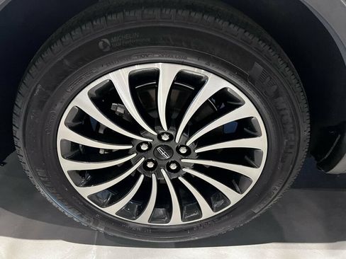 Used 2023 Lincoln Aviator Reserve w/ Equipment Group 201A AWD/4WD image 28