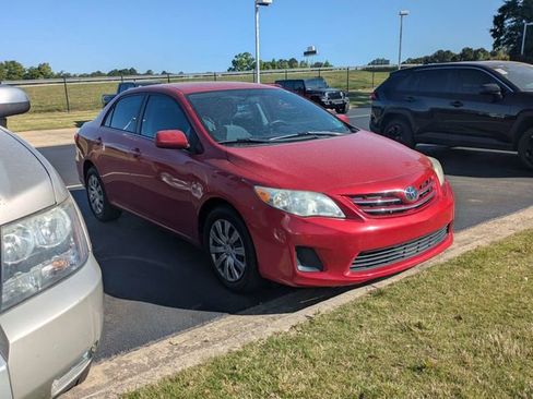 Used 2013 Toyota Corolla LE image 2