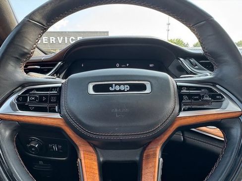 Used 2022 Jeep Grand Cherokee Summit AWD/4WD image 19