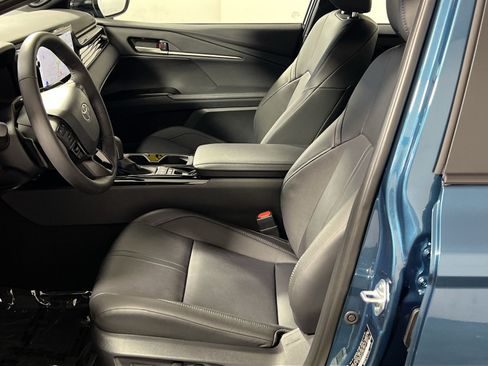Used 2026 Toyota Camry XSE w/ Premium Plus Package FWD image 14