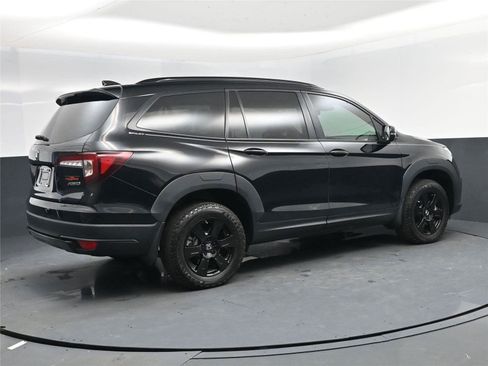 Used 2022 Honda Pilot TrailSport image 4