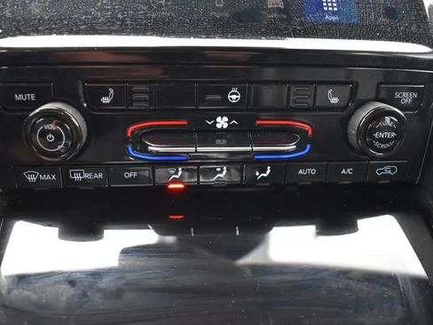 Used 2024 Jeep Grand Cherokee Limited image 34