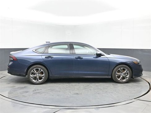 Used 2025 Honda Accord EX-L image 11