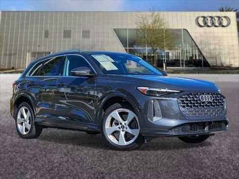 Used 2025 Audi Q5 Premium Plus w/ Premium Plus AWD/4WD image 1