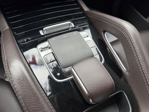 Used 2020 Mercedes-Benz GLE 350 4MATIC w/ AMG Line Exterior image 35