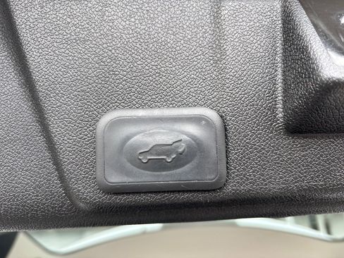 Used 2017 Chevrolet Traverse LT w/ Graphite Special Edition image 18