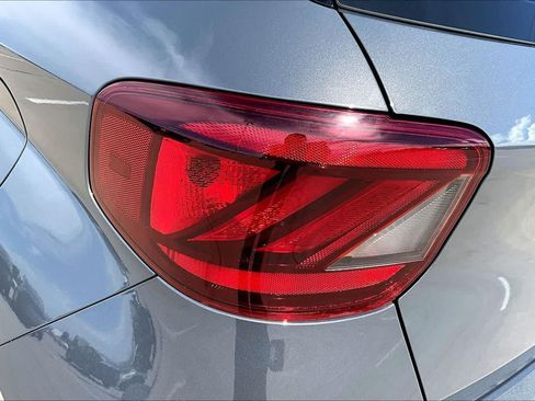 Certified 2025 Hyundai Venue SEL FWD image 29