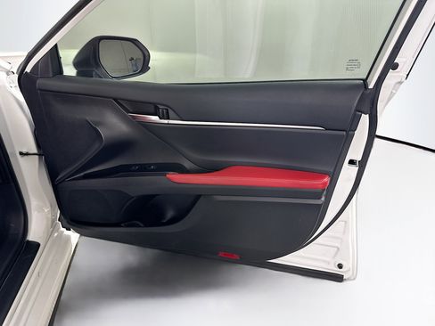 Used 2020 Toyota Camry SE FWD image 30