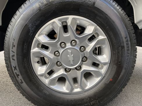 Used 2025 Chevrolet Silverado 2500 W/T w/ WT Convenience Package image 13