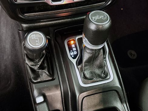 Used 2019 Jeep Wrangler Unlimited Sport w/ Dual Top Group image 19