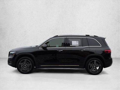 Used 2026 Mercedes-Benz GLB 250 4MATIC image 9