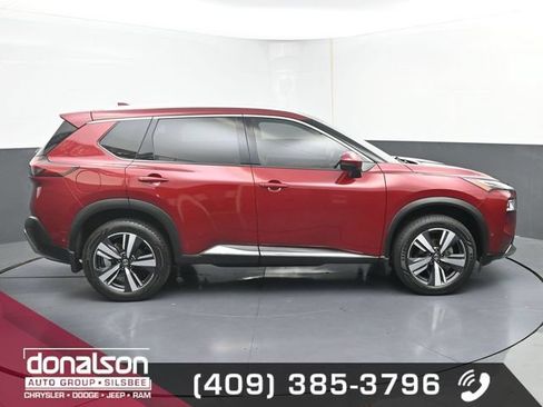 Used 2021 Nissan Rogue Platinum FWD image 2