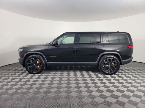 Used 2025 Rivian R1S Premium AWD/4WD image 2