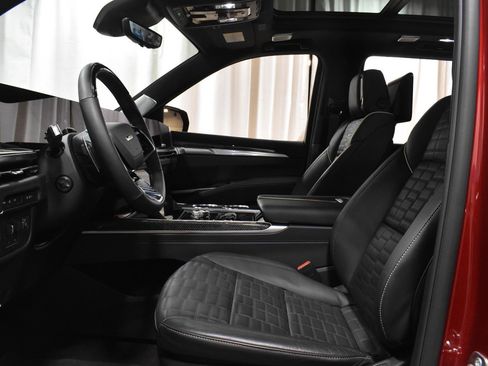 Certified 2026 Cadillac Escalade V AWD/4WD image 7