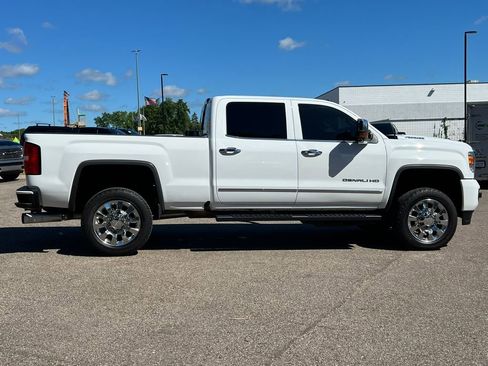 Used 2019 GMC Sierra 2500 Denali w/ Duramax Plus Package AWD/4WD image 55