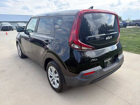 Used 2022 Kia Soul LX FWD image 4