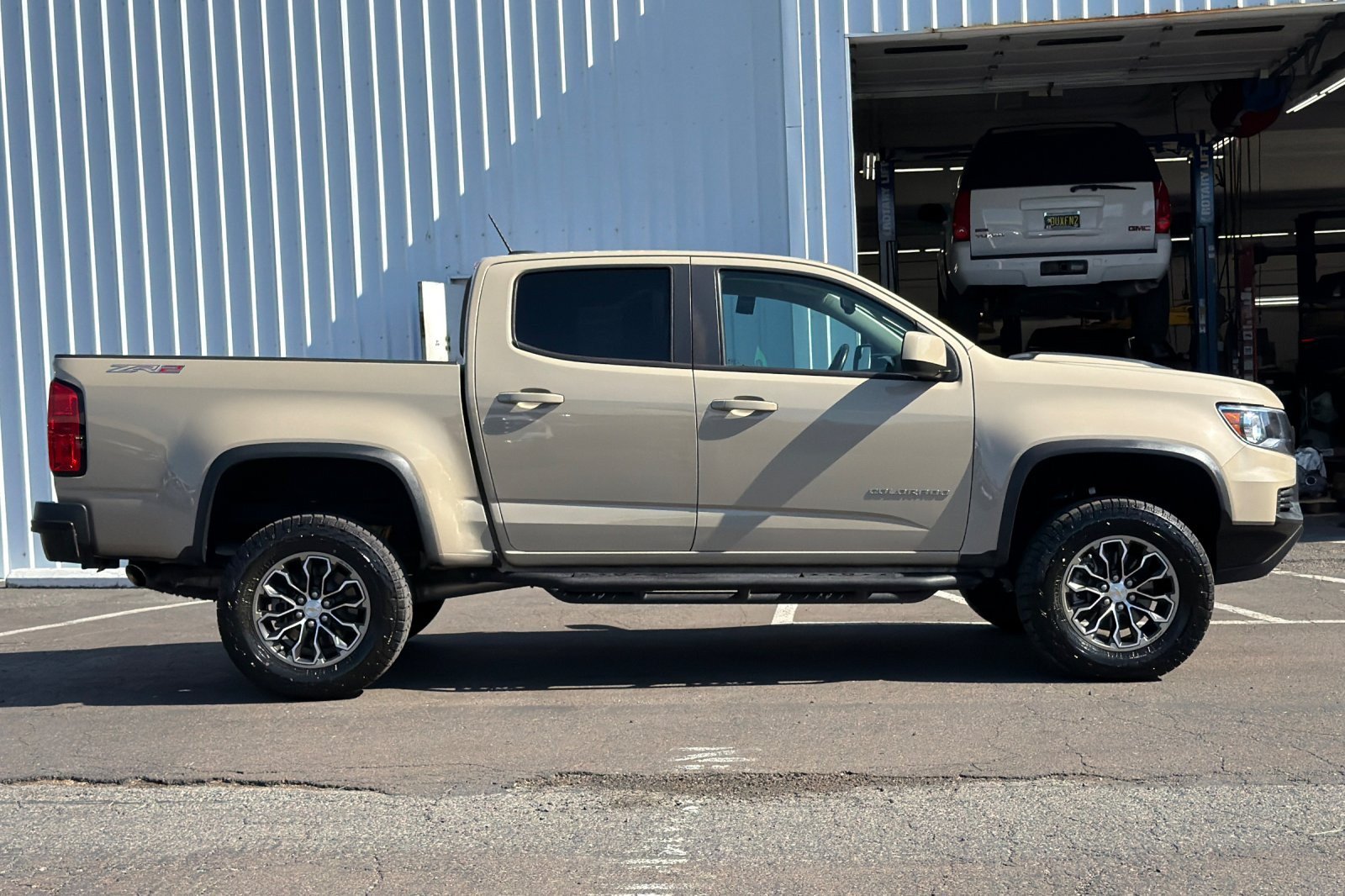 Used 2021 Chevrolet Colorado ZR2 w/ LPO, Power Package AWD/4WD image 3